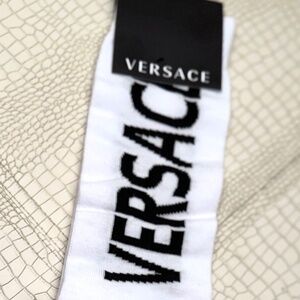 VERSACE LOGO SOCKS WHITE/BLACK SIZE M MADE IN ITALY ICZ0003 NWT $125